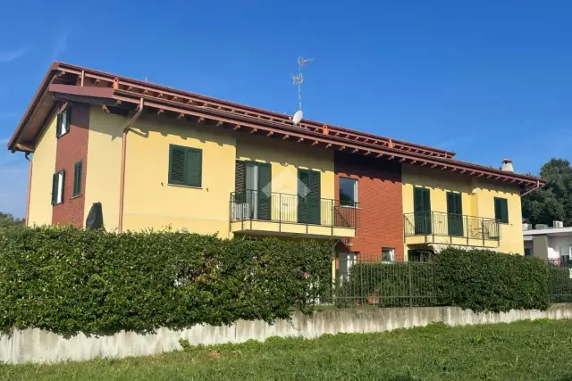 Quadrilocale in Via Alpi 51, Cardano al Campo - Foto 1