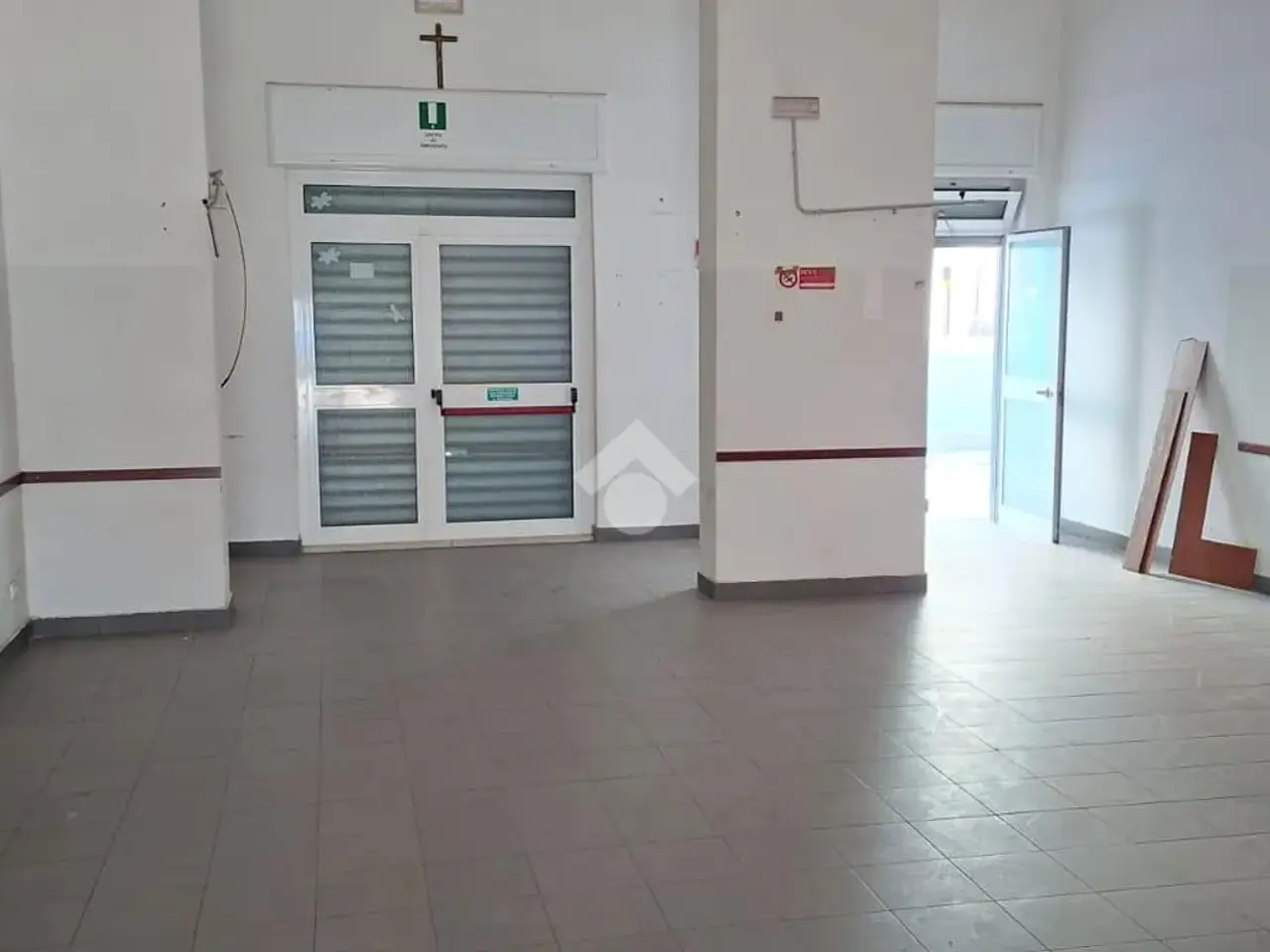 Negozio in Via delle Querce 1, Barletta, {3} - Foto 2
