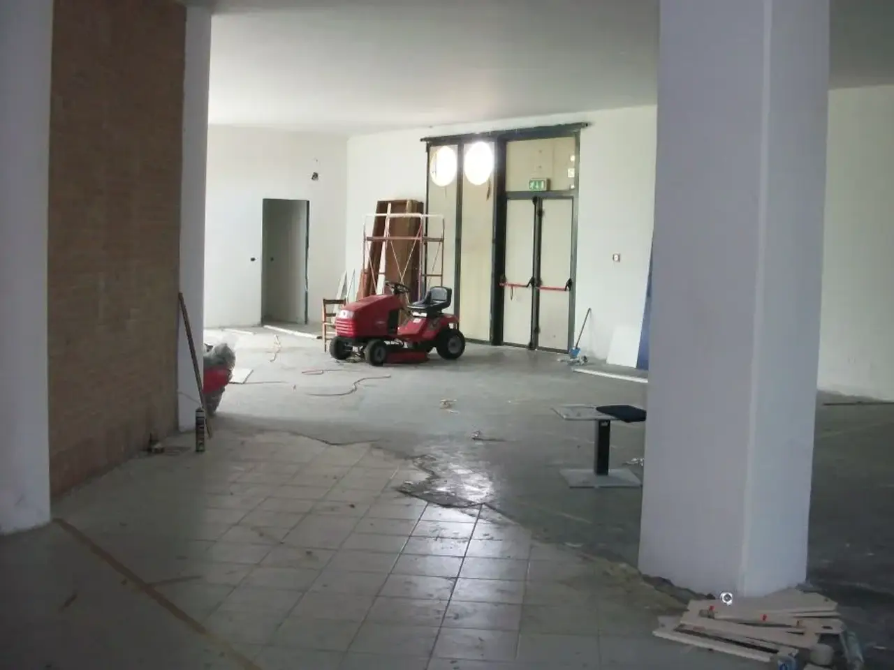Esercizio commerciale in Via Emilia 123, Pisa, {3} - Foto 2