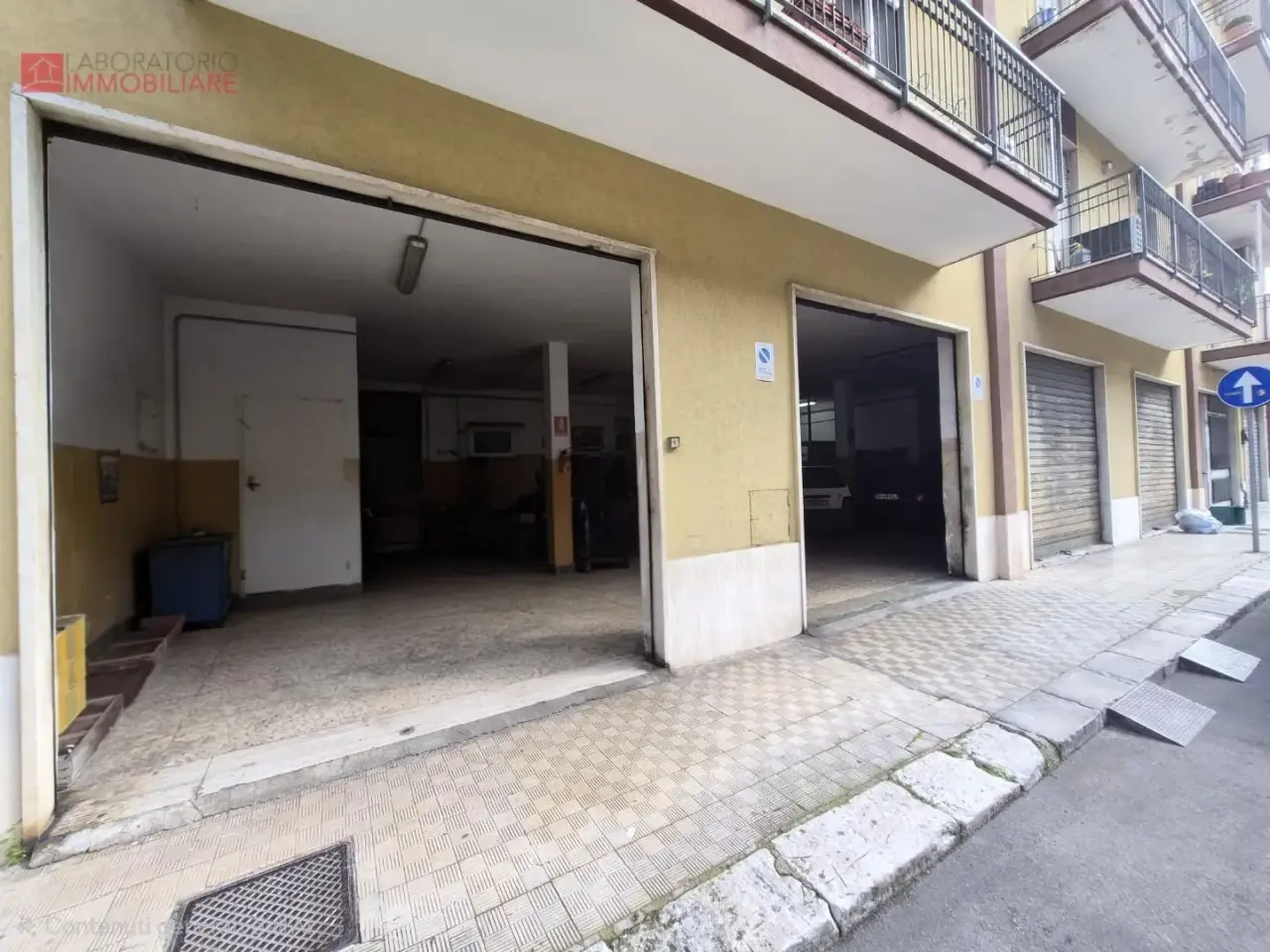 Locale commerciale in , Lecce, {3} - Foto 1