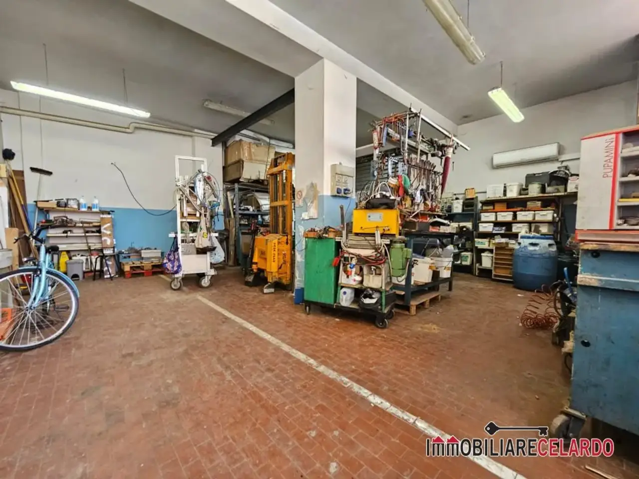 Capannone in , Poggibonsi, {3} - Foto 1