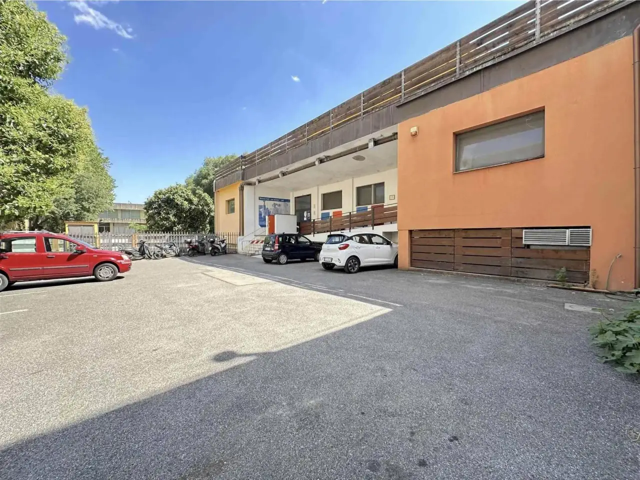 Palazzina commerciale in Via Arturo Toscanini 50, Firenze, {3} - Foto 1
