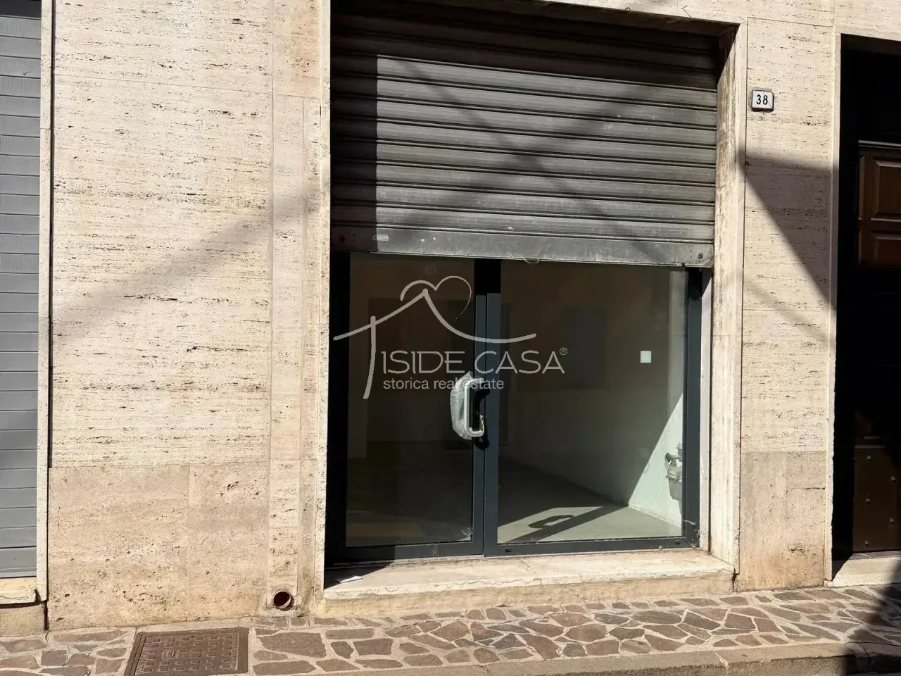 Negozio in , Mantova, {3} - Foto 2