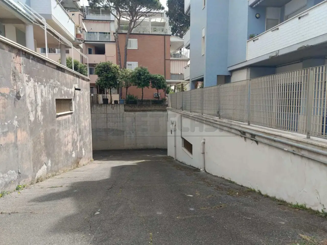 Parcheggio chiuso in Via Michelangelo Buonarroti, Santa Marinella, {3} - Foto 2