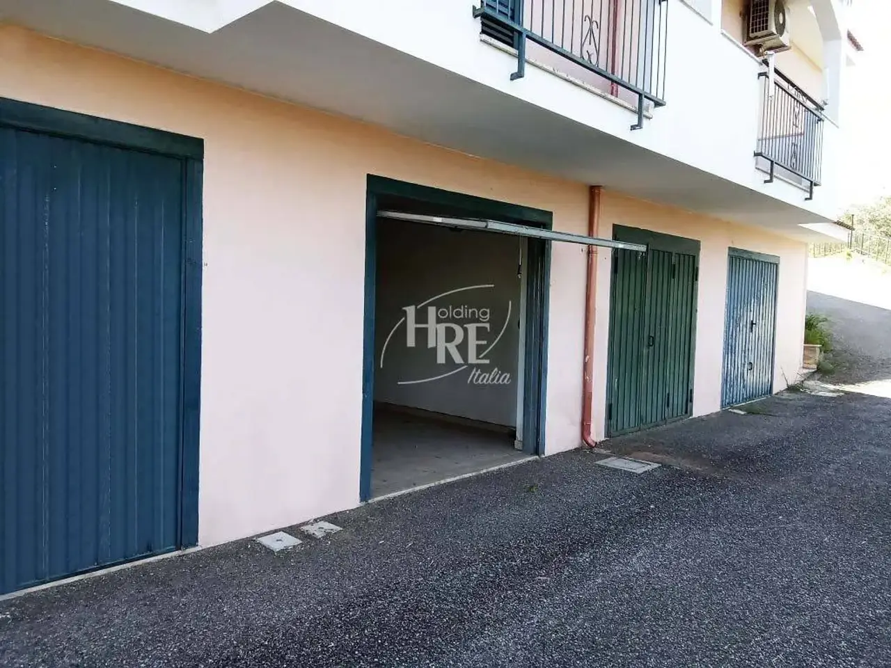 Parcheggio chiuso in Contrada Timpone degli Ulivi, Cosenza, {3} - Foto 1