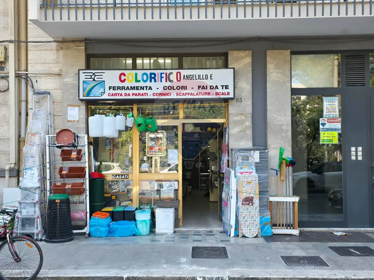 Negozio in Piazza Garibaldi 53, Bari, {3} - Foto 1