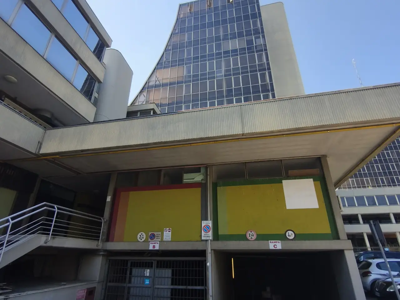 Parcheggio chiuso in Via Pietro Giardini 456 N, Modena, {3} - Foto 1