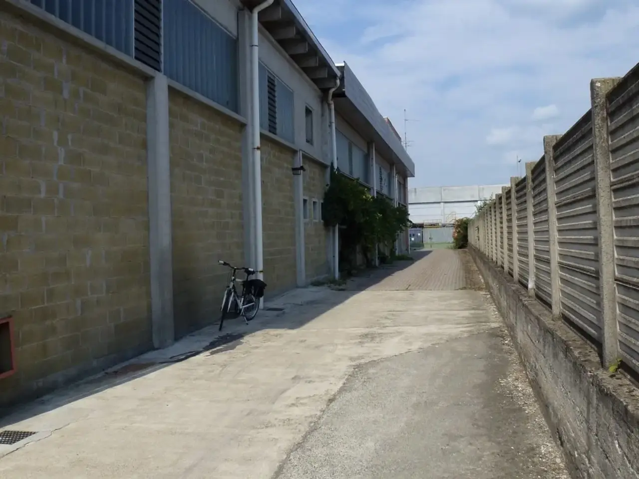 Capannone in Via Candido Sassone, Vercelli, {3} - Foto 2