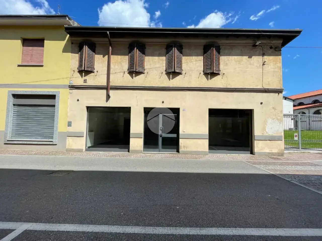 Negozio in Via Padre Giuliani 21, Ossona, {3} - Foto 1