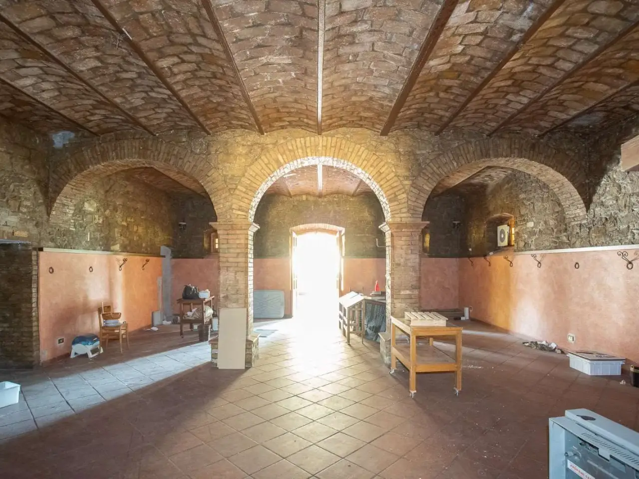 Negozio in Frazione San Gregorio  36, Assisi, {3} - Foto 2