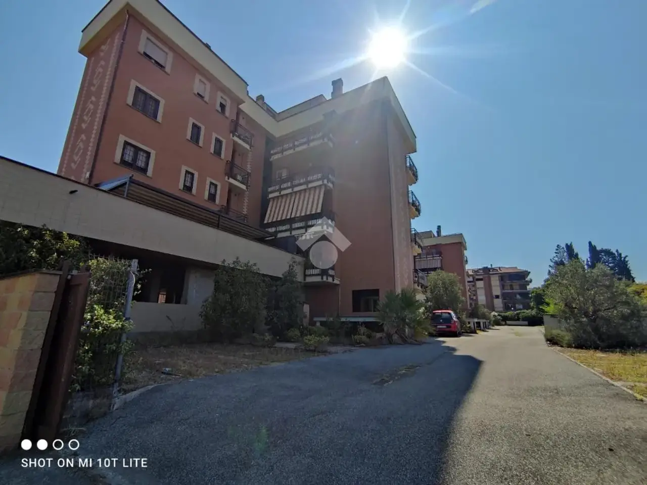 Palazzina commerciale in Via Anagnina 317, Roma, {3} - Foto 1