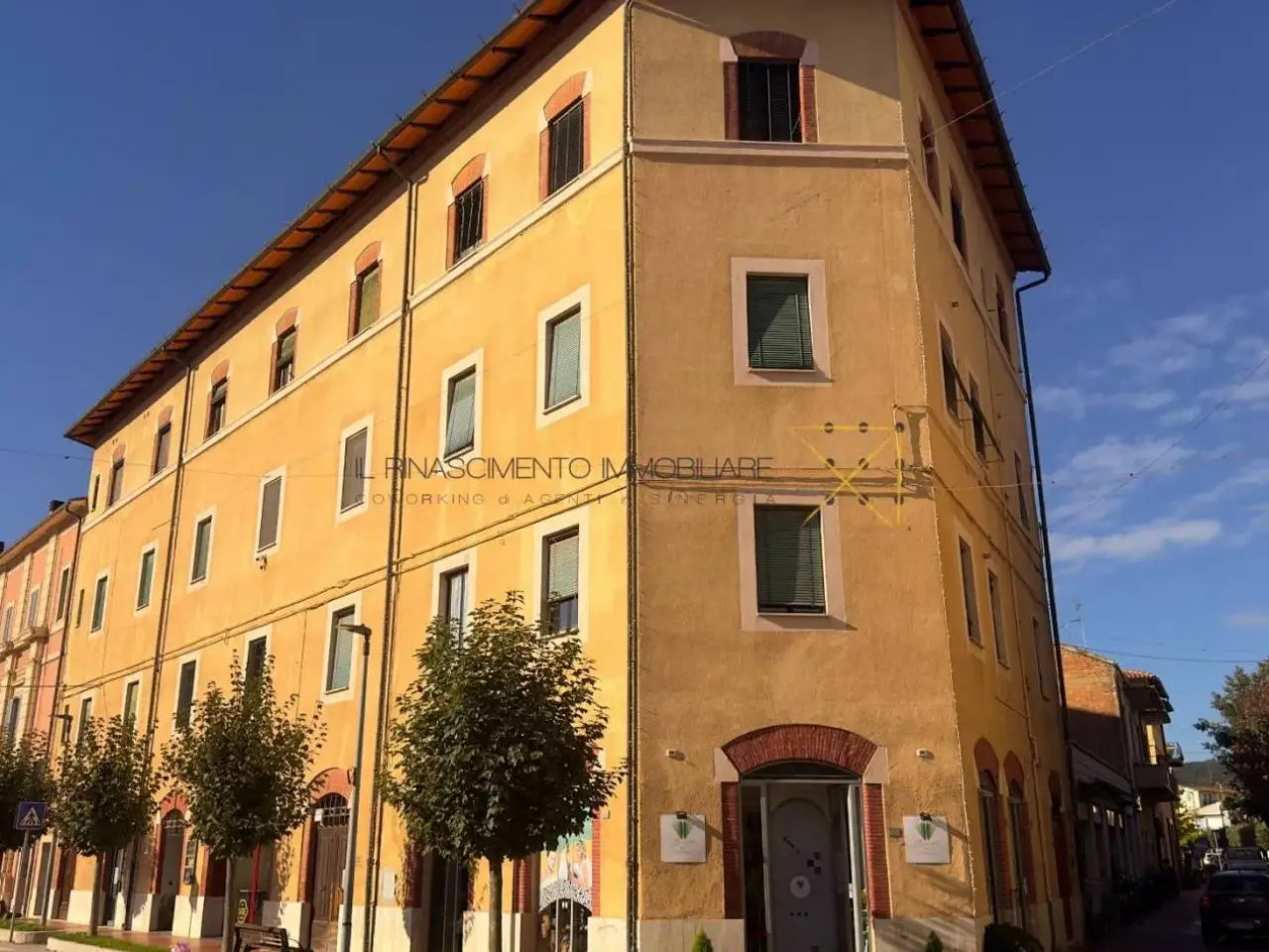 Negozio in Via Michelangelo Buonarroti 18, Chiusi, {3} - Foto 1
