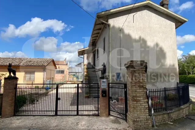 Detached house in Via Indipendenza 42, Assisi - Photo 1