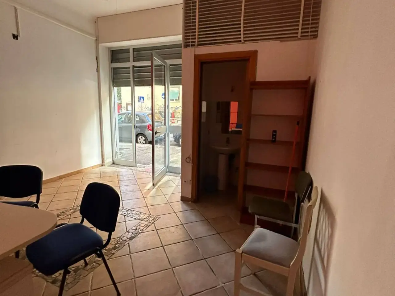 Esercizio commerciale in Via Antonio Solario, Napoli, {3} - Foto 2