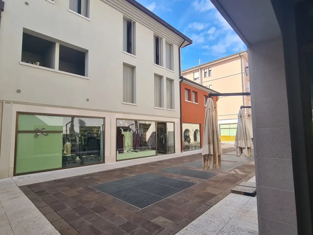 Negozio in Piazza Giorgione, Castelfranco Veneto, {3} - Foto 1
