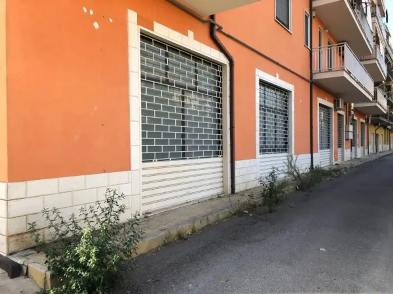 Negozio in Via Cimabue, Sn, Sn, Sn, Sn, Sn, Sn, Sn, Sn, Sn, Sn, Caltanissetta, {3} - Foto 2