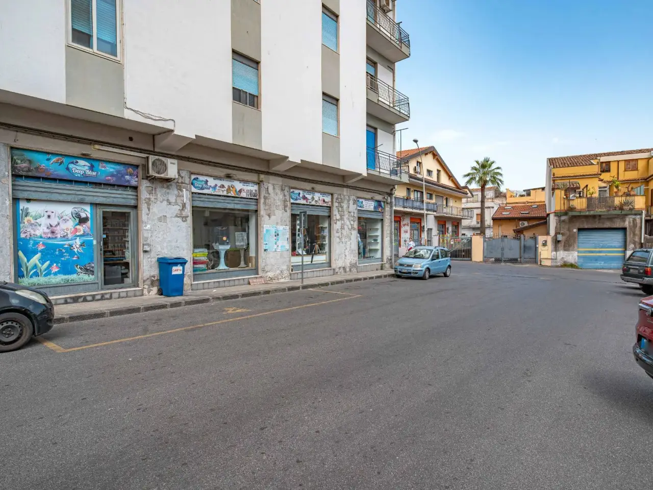 Esercizio commerciale in Via Fratelli Cairoli 1-7, Giarre, {3} - Foto 1