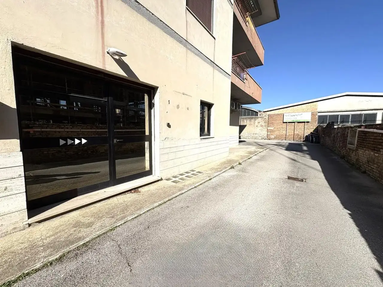 Negozio in Via Via della Stazione 4, Narni, {3} - Foto 1