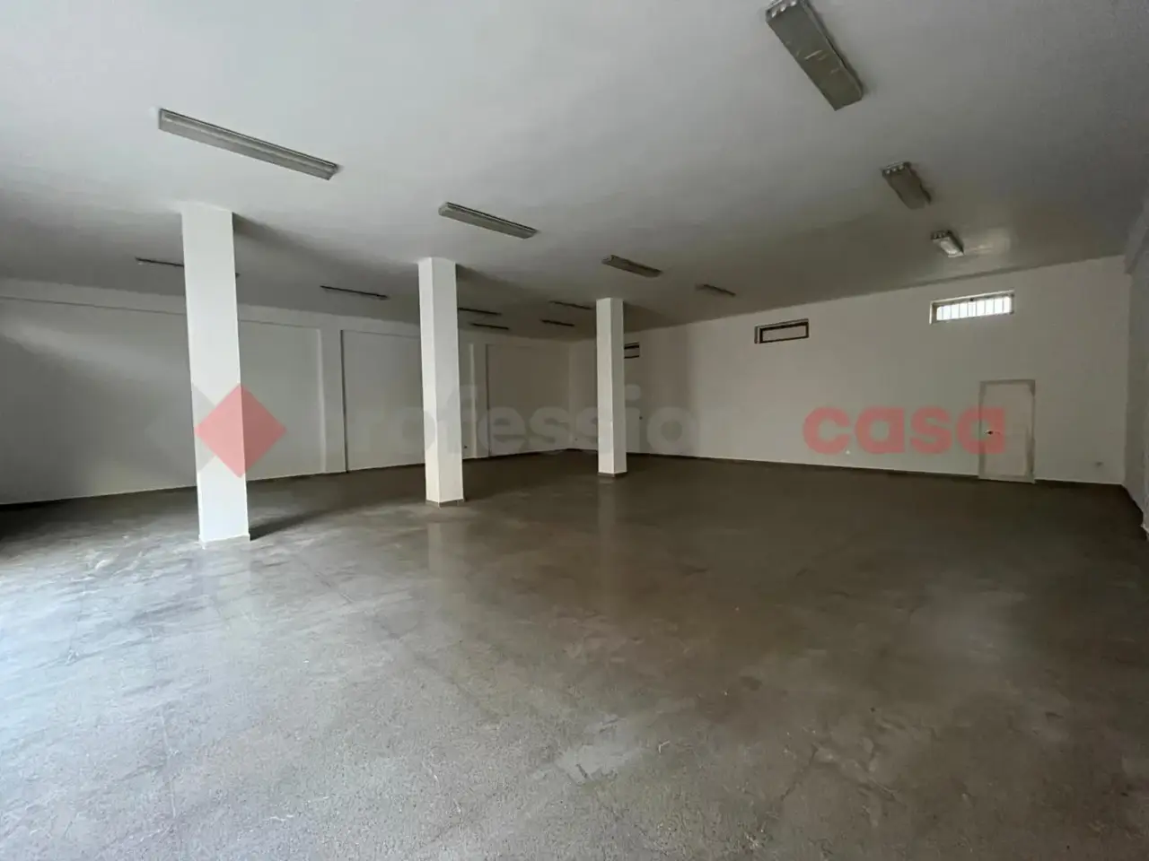 Negozio in Via Cavour 50, Manduria, {3} - Foto 1