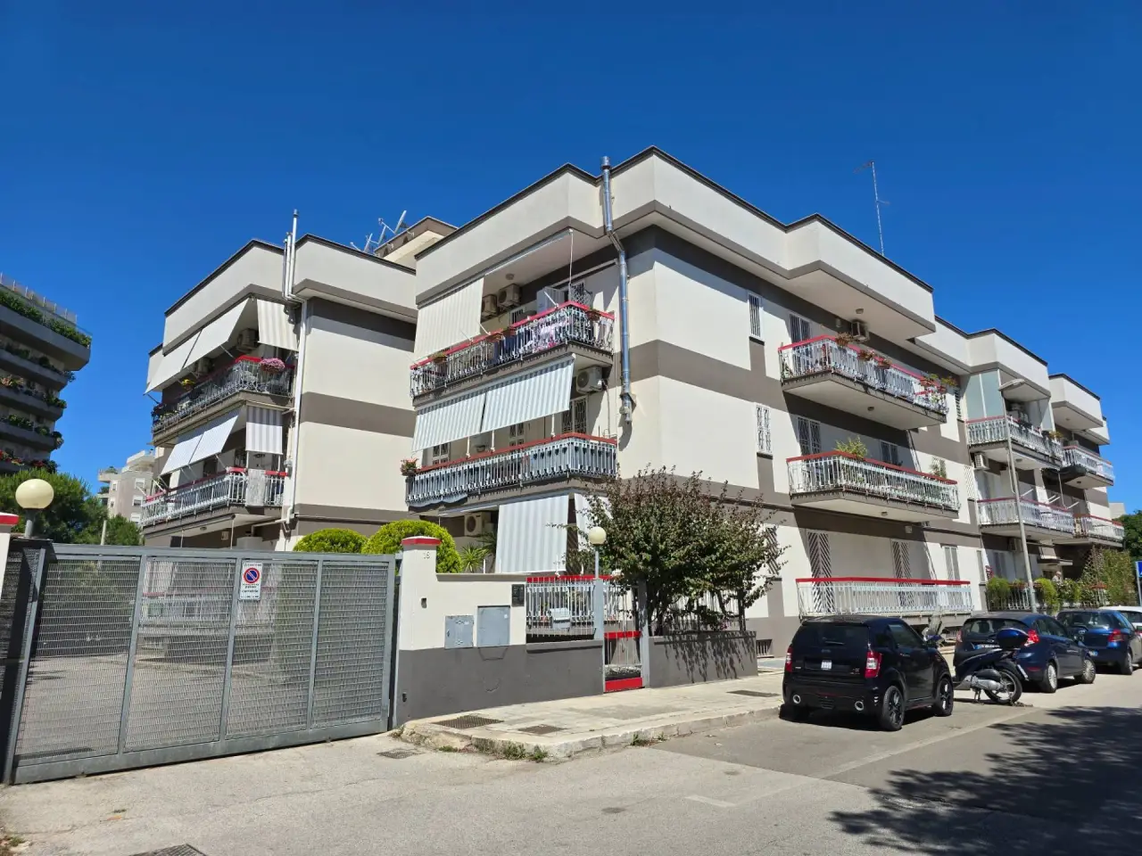 Ufficio in Via Raffaele Bovio 18, Bari, {3} - Foto 1