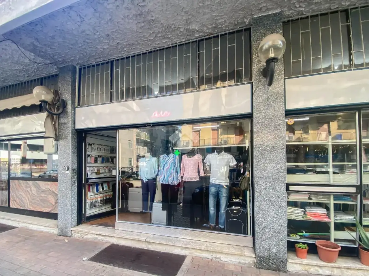 Negozio in Via Sanremo 6, San Giuliano Milanese, {3} - Foto 1