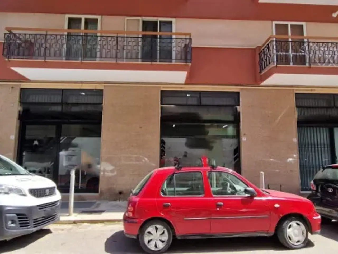 Negozio in Via Giuseppe De Robertis, Trani, {3} - Foto 2