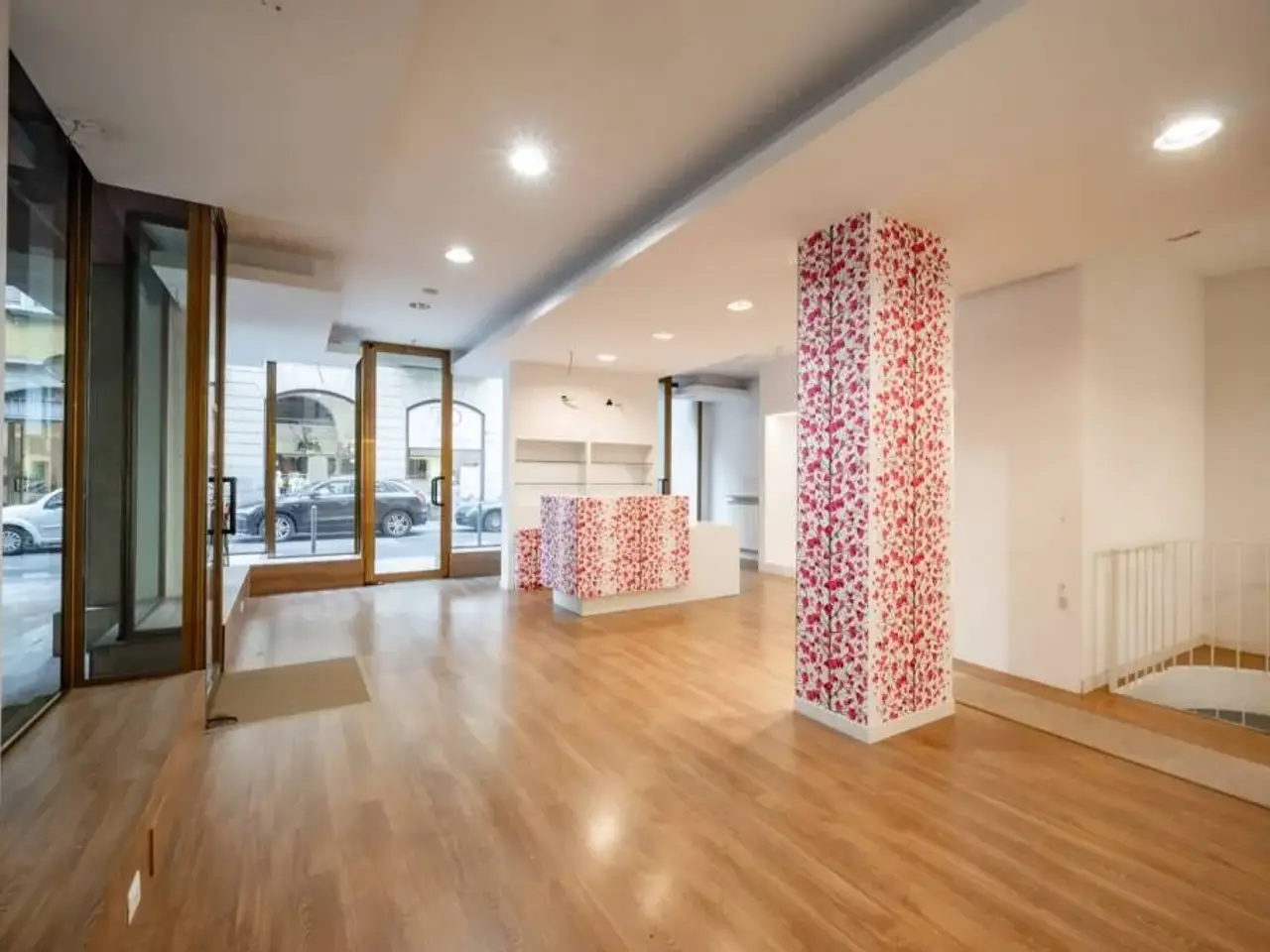 Negozio in Via Fratelli Cairoli, 23900 Lecco
, Lecco, {3} - Foto 1