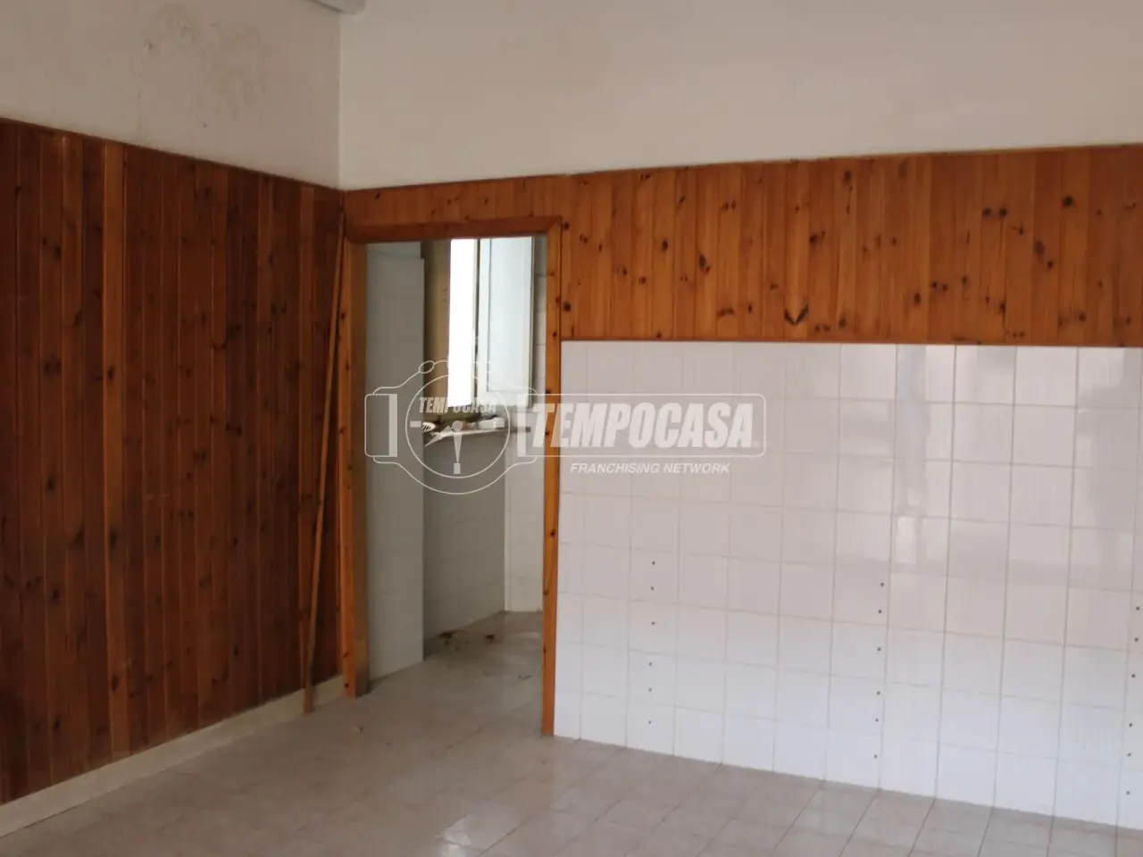 Negozio in Viale Campo Sportivo 11, Fabriano, {3} - Foto 1