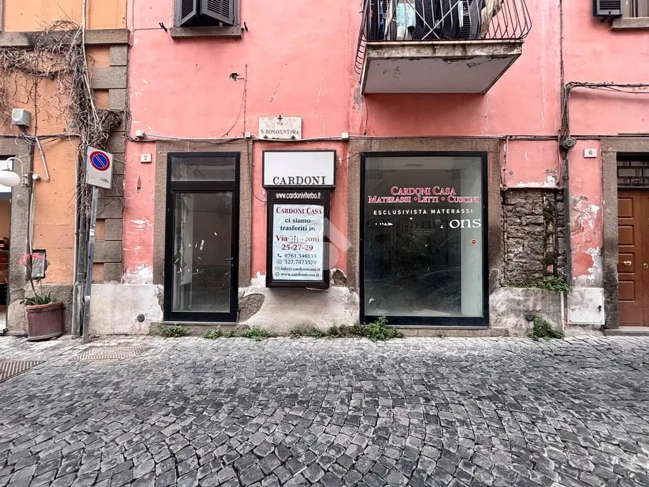 Negozio in Piazza Piazza della Vittoria 4, Viterbo, {3} - Foto 1