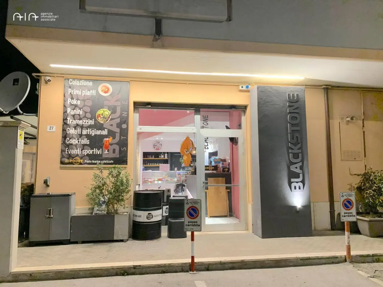 Esercizio commerciale in Via F.Lli Cervi 27, San Benedetto Del Tronto, {3} - Foto 1