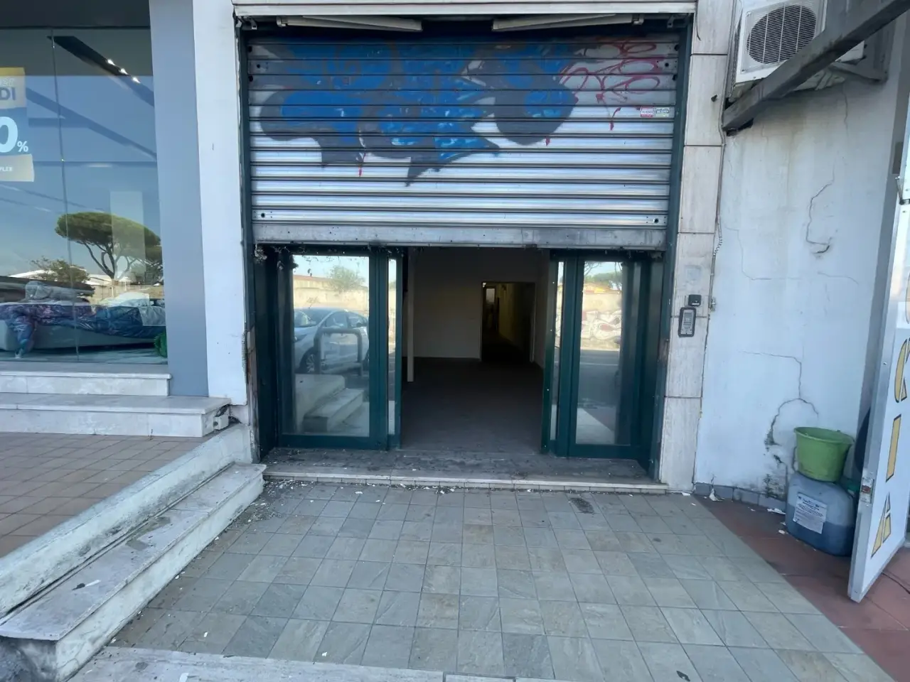 Negozio in Circonvallazione Orientale 4721, Roma, {3} - Foto 1