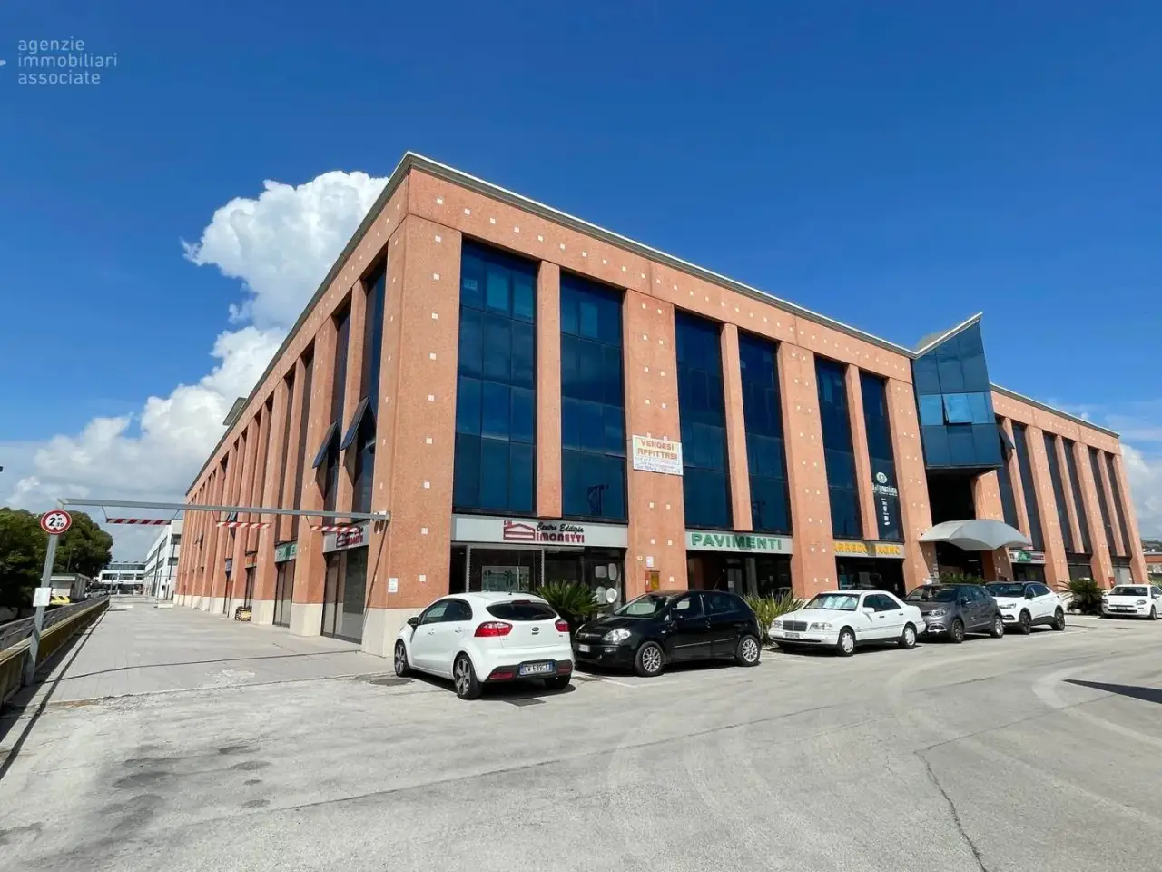 Ufficio in Via Pasubio, San Benedetto Del Tronto, {3} - Foto 1