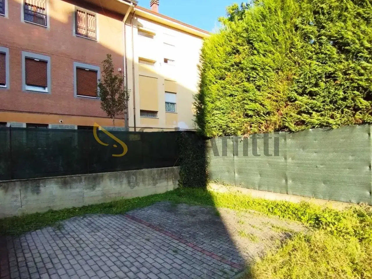 Parcheggio chiuso in Via Lodovico Scapinelli, Modena, {3} - Foto 1