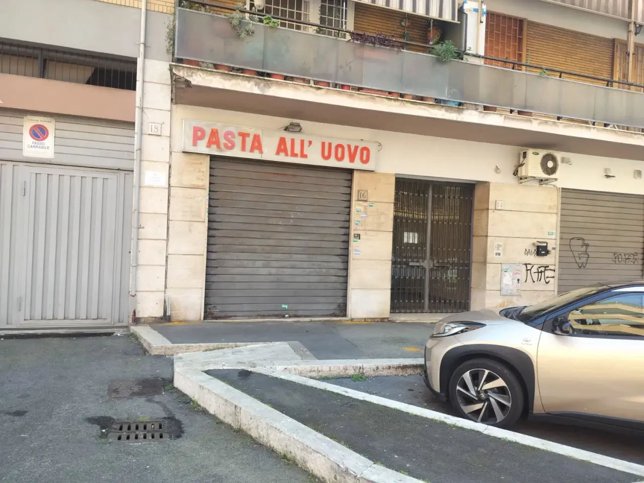 Negozio in Via Pietro Paleocapa 16, Roma, {3} - Foto 1