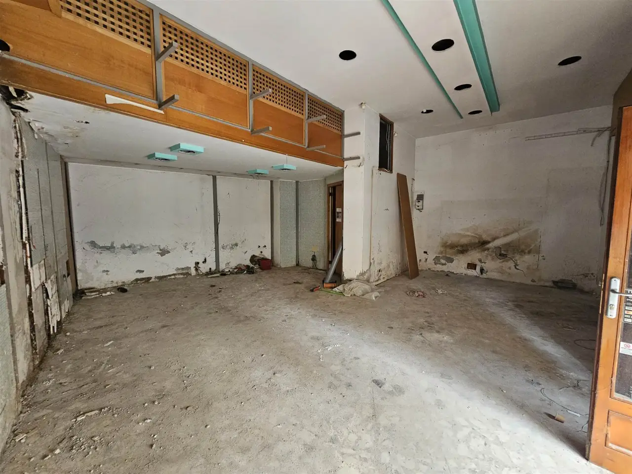 Negozio in Via Mantenga, Salerno, {3} - Foto 2