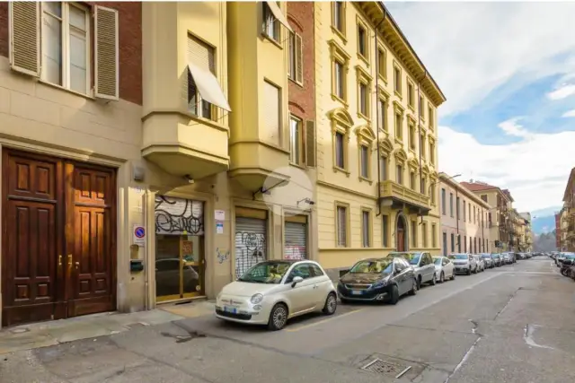 Geschäft in Via Santa Giulia 49, Torino - Foto 1