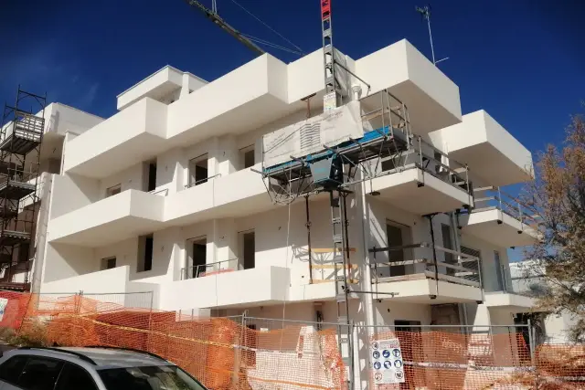 Gemeinscaftsbüros und Wohnungen Neubau in Via San Vito, Polignano a Mare - Foto 1