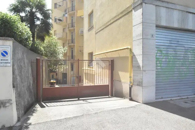 insertion image