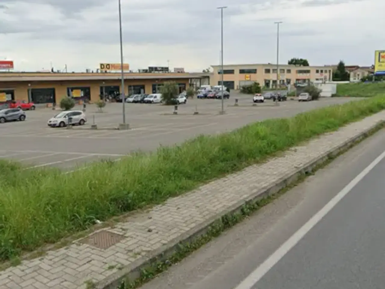 Negozio in Via Emilia, Torricella Verzate, {3} - Foto 2