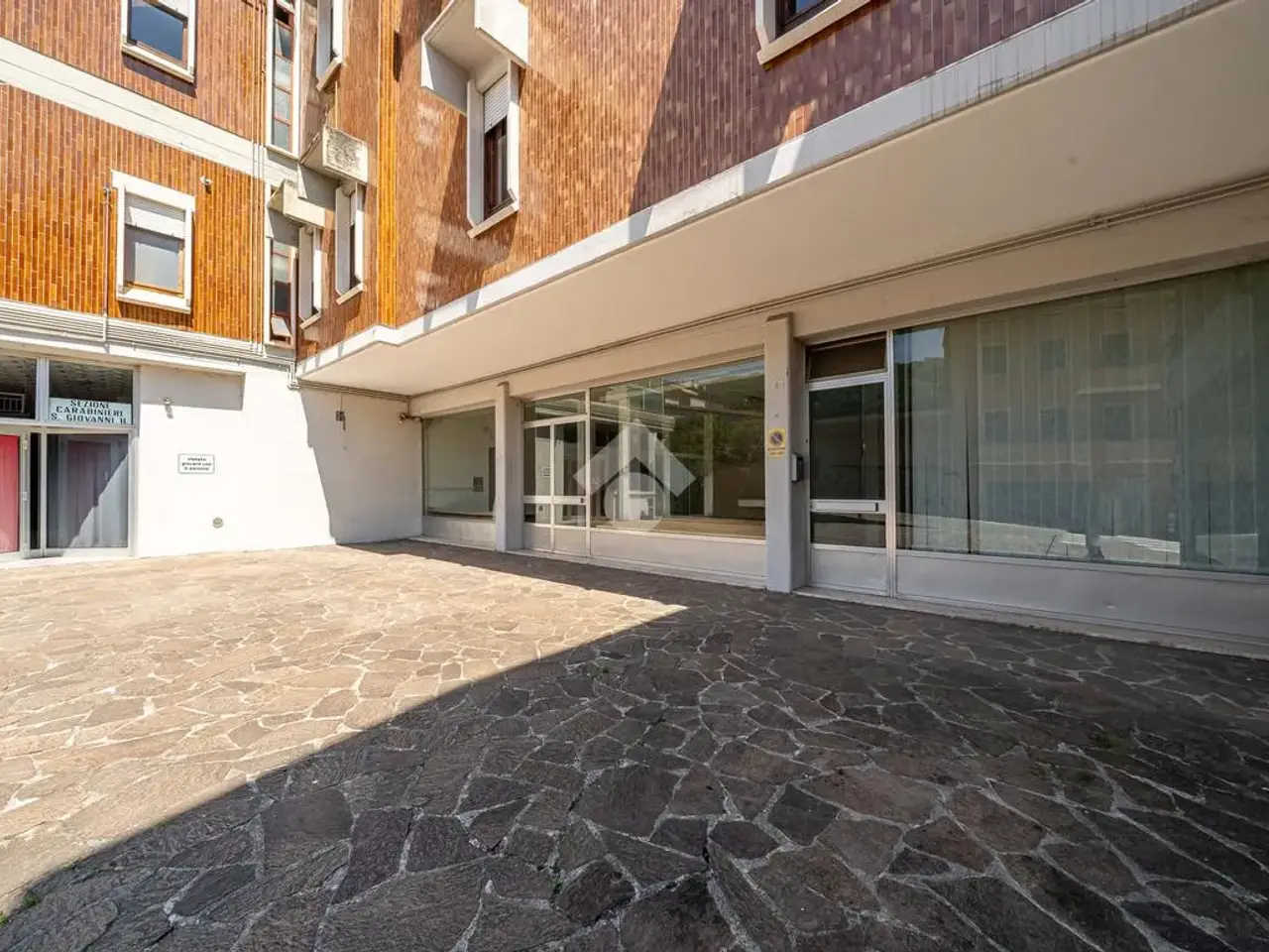 Negozio in Via Cà Rosse 3, San Giovanni Ilarione, {3} - Foto 1