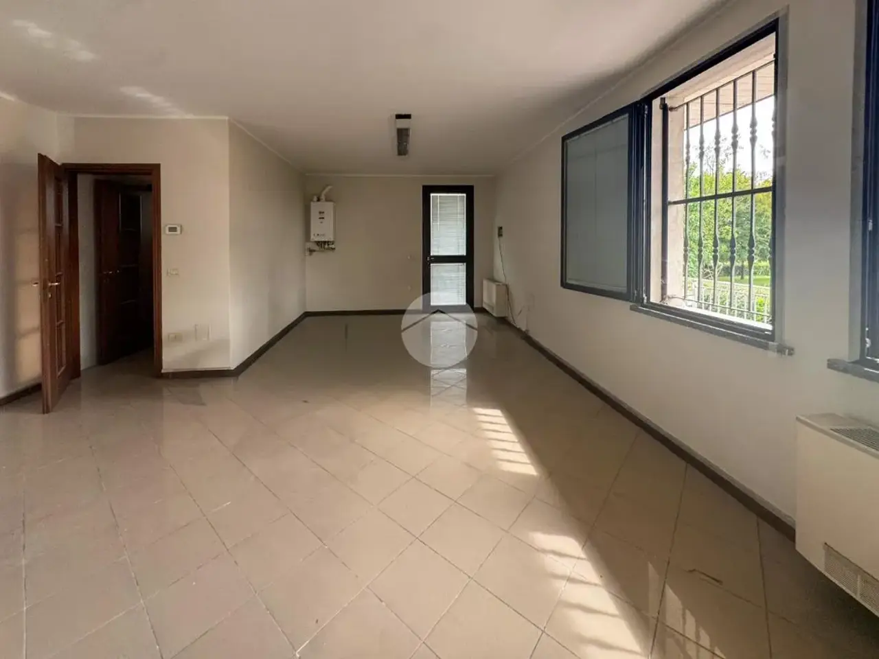 Ufficio in Via Vittorio Bachelet 14, San Giorgio Bigarello, {3} - Foto 2