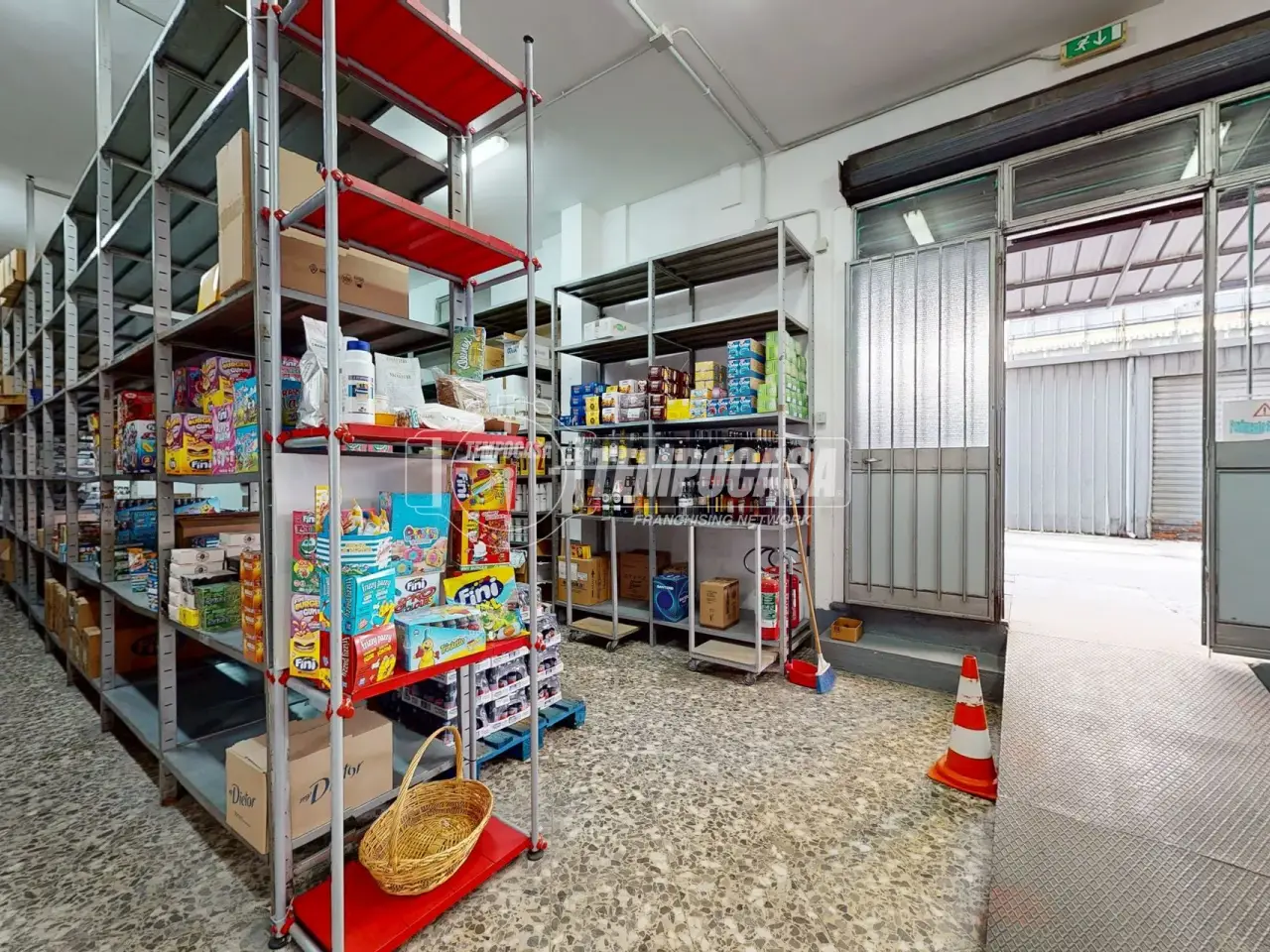 Magazzino in Via Bartolo Longo, Bari, {3} - Foto 1