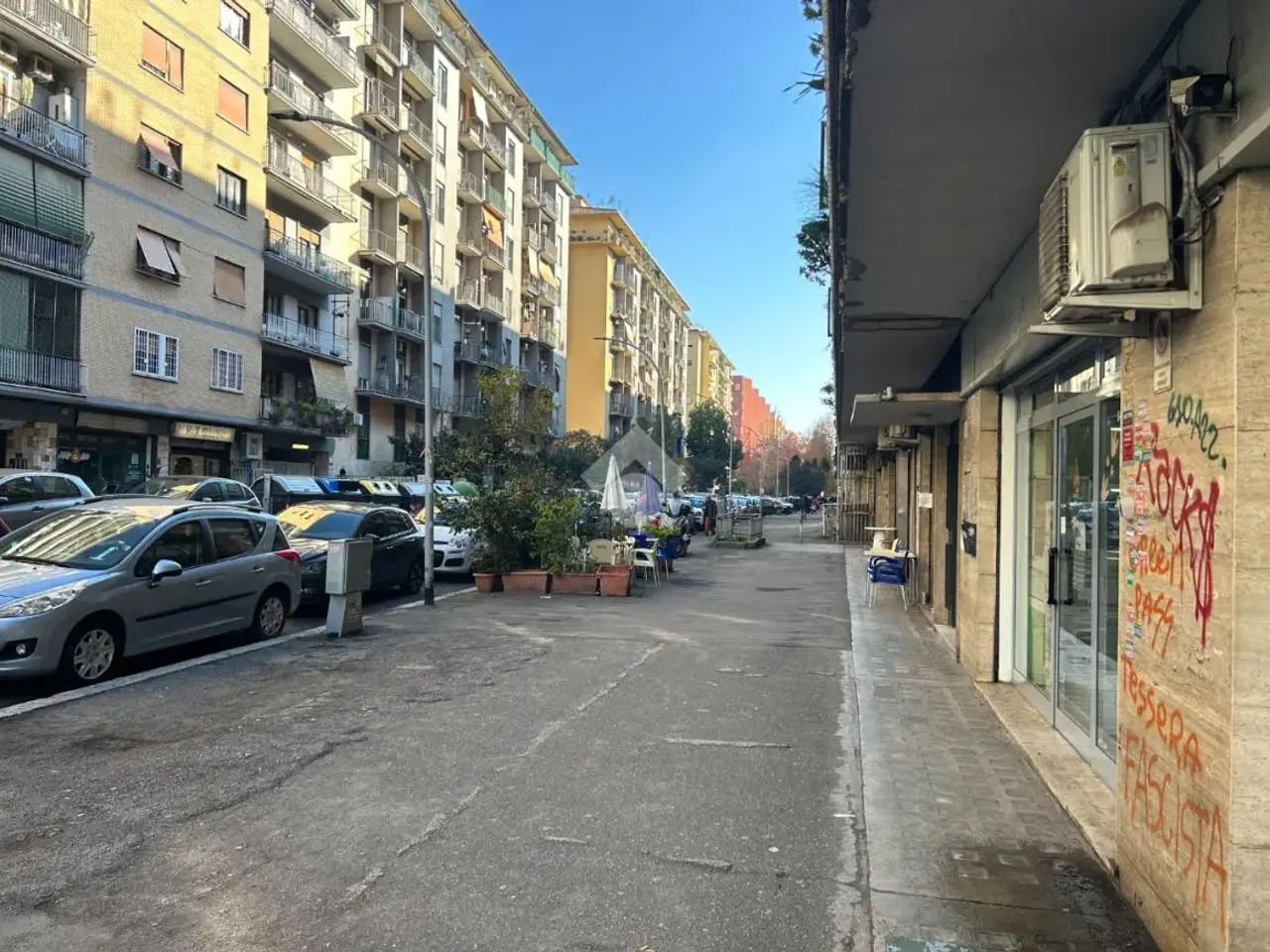 Negozio in Via Flavio Stilicone 8, Roma, {3} - Foto 1