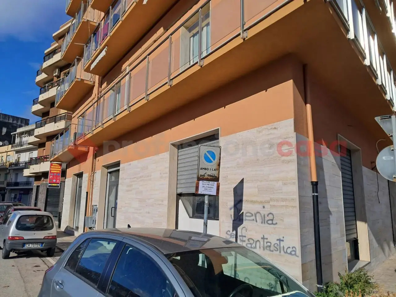 Negozio in Via Armando Segato 3, Reggio Calabria, {3} - Foto 1