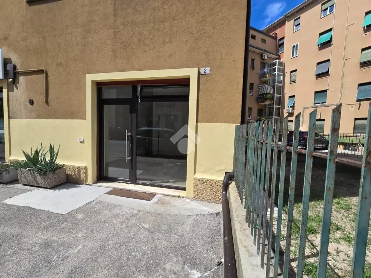 Negozio in Viale Sicilia 2, Verona, {3} - Foto 2