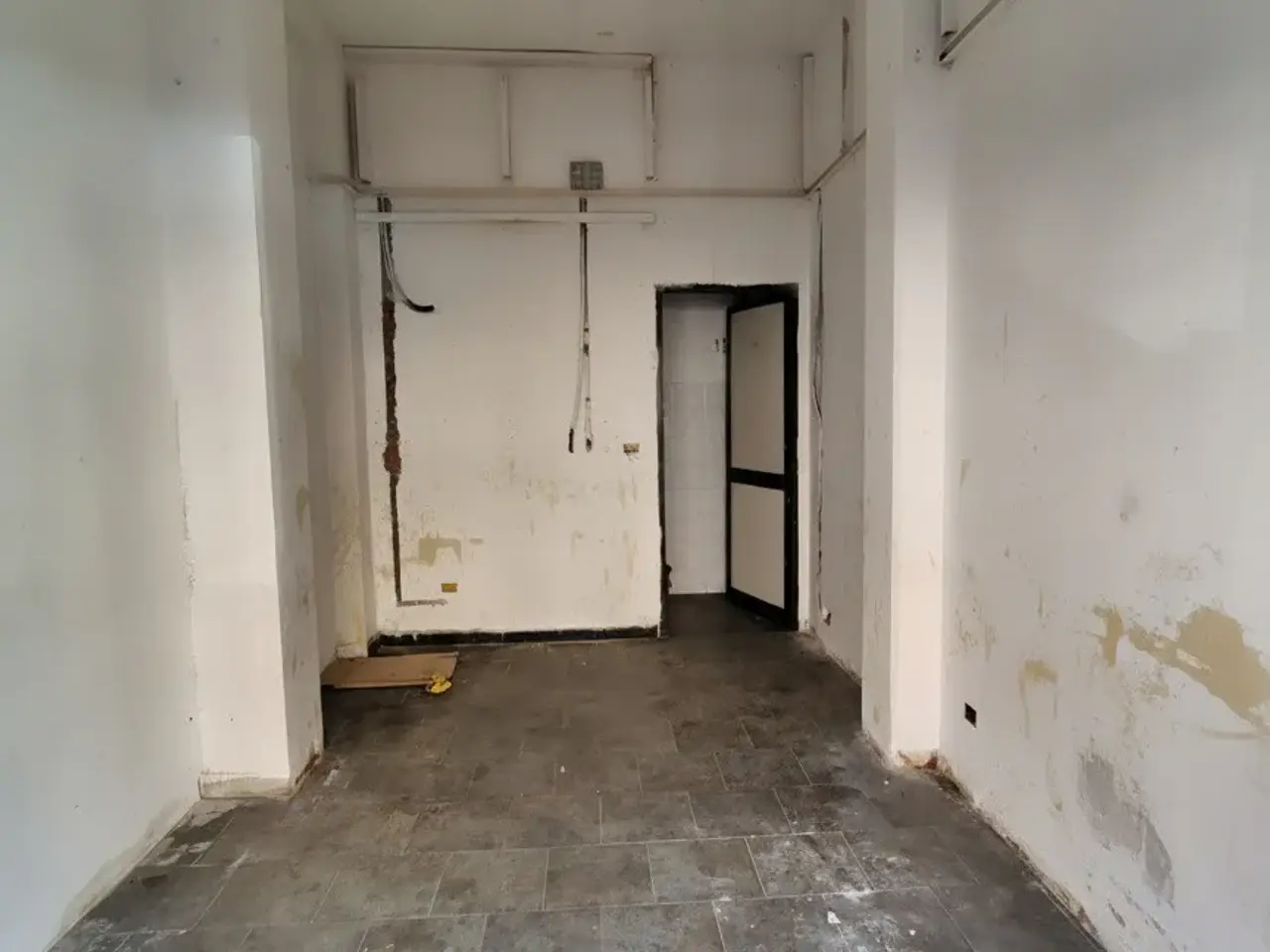 Negozio in Via Crocifisso, 18, Reggio Calabria, {3} - Foto 2