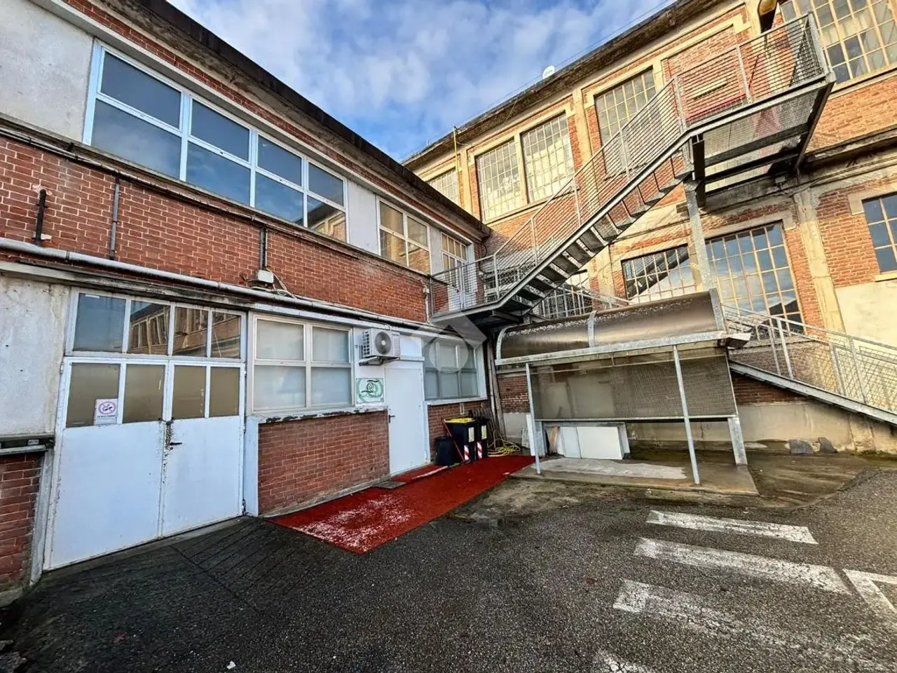 Capannone in Via alle Fabbriche 85, Caselle Torinese, {3} - Foto 1