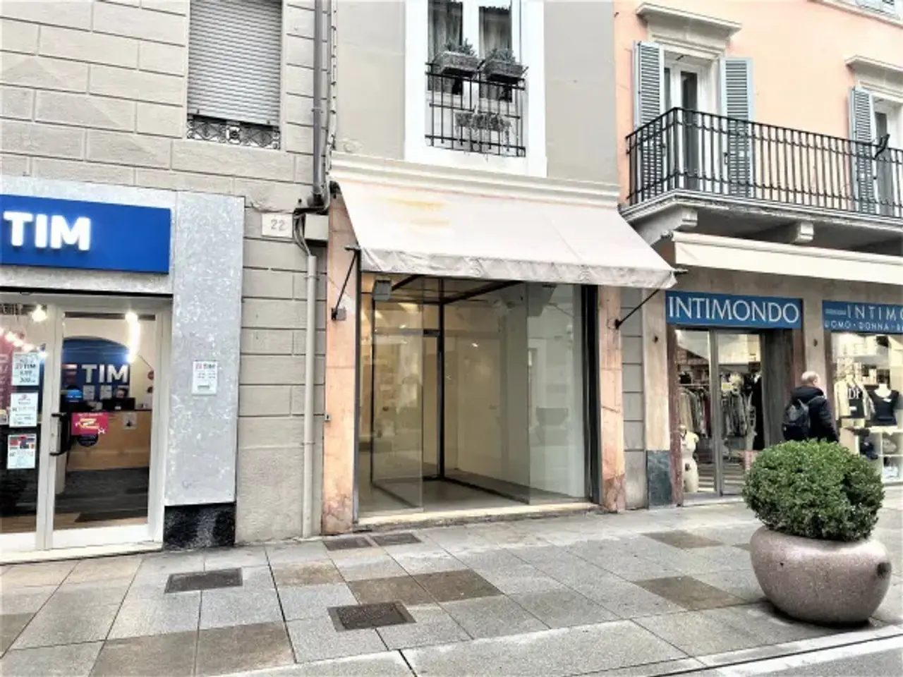 Negozio in Corso Giuseppe Garibaldi 22, Brescia, {3} - Foto 2
