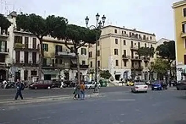 Shop in Corso Giacomo Matteotti, Albano Laziale - Photo 1