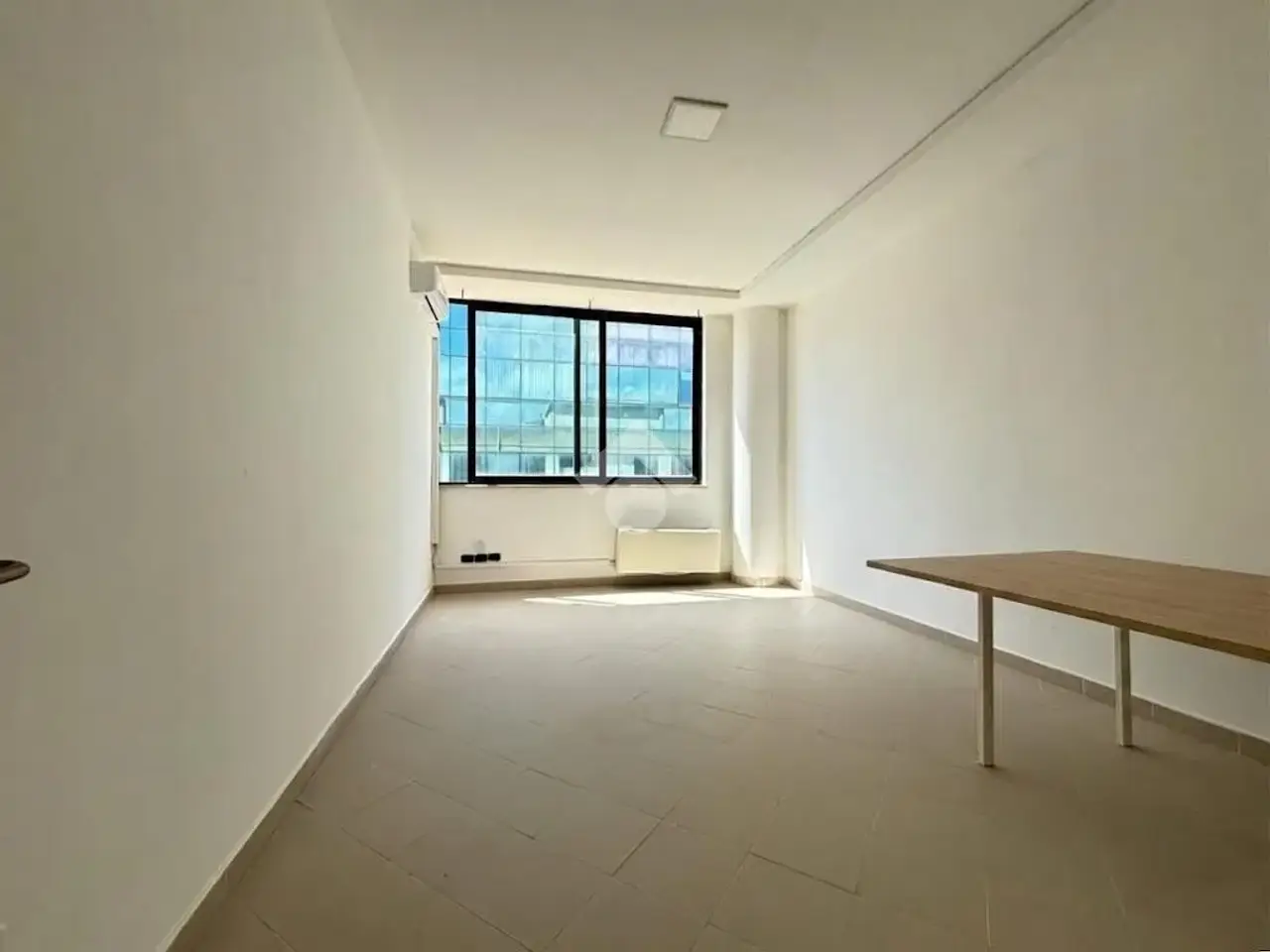 Ufficio in Viale Le Corbusier 1, Latina, {3} - Foto 1